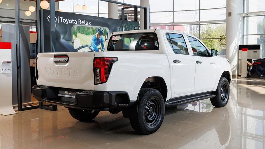 Сколько просят за новый Toyota Hilux в Казахстане