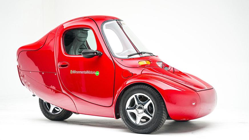 Крохотный и очень редкий электрокар ушёл с молотка