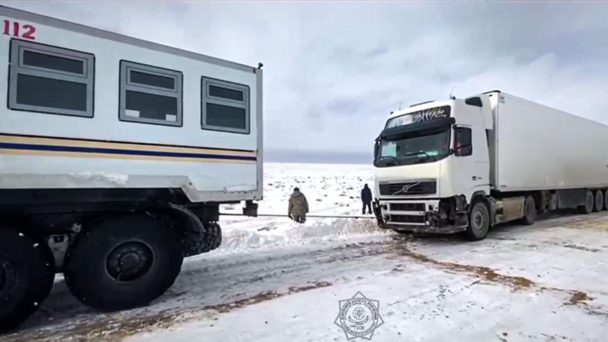 Гололедица и снежная каша на дорогах в минувшие праздники