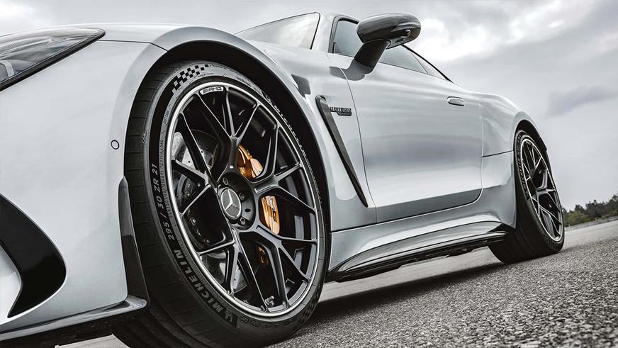 Представлено новое купе Mercedes-AMG GT