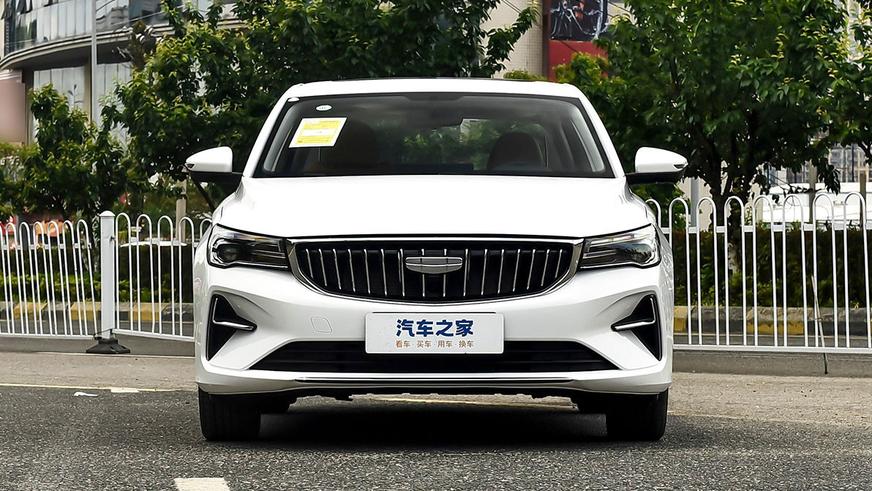 Geely снова обновит седан Emgrand: официальные фото