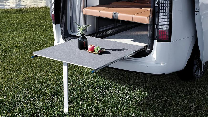 Электрическую Hyundai Staria приспособят для сна и отдыха