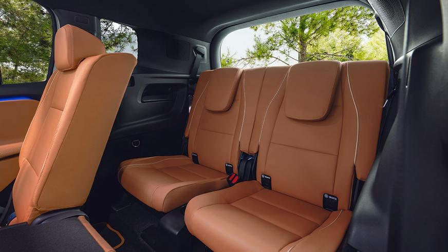 Mercedes-Benz показала салон нового GLB