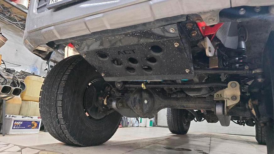 Квадратный прадик с V12 нашёлся в продаже на Kolesa.kz