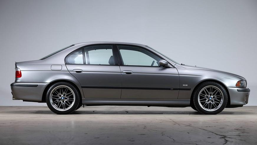 За BMW M5 (E39) готовы отдать более 100 000 долларов