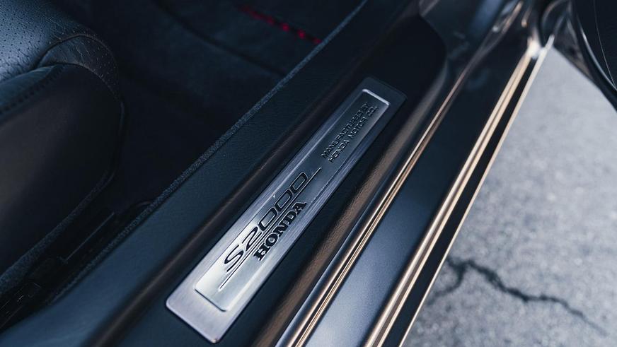 Honda S2000 с мизерным пробегом появилась на торгах
