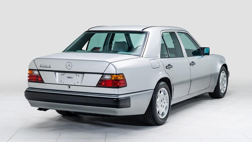 Более 175 млн тенге заплатили за Mercedes-Benz 500E (W124)