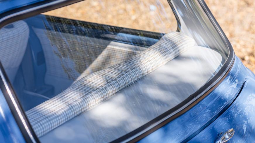 Классический Mini превратили в 300-сильный электромобиль