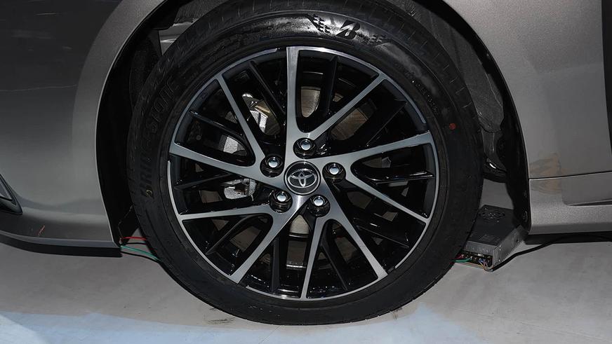 Toyota Corolla получила новую внешность, но&nbsp;пока только для&nbsp;Китая