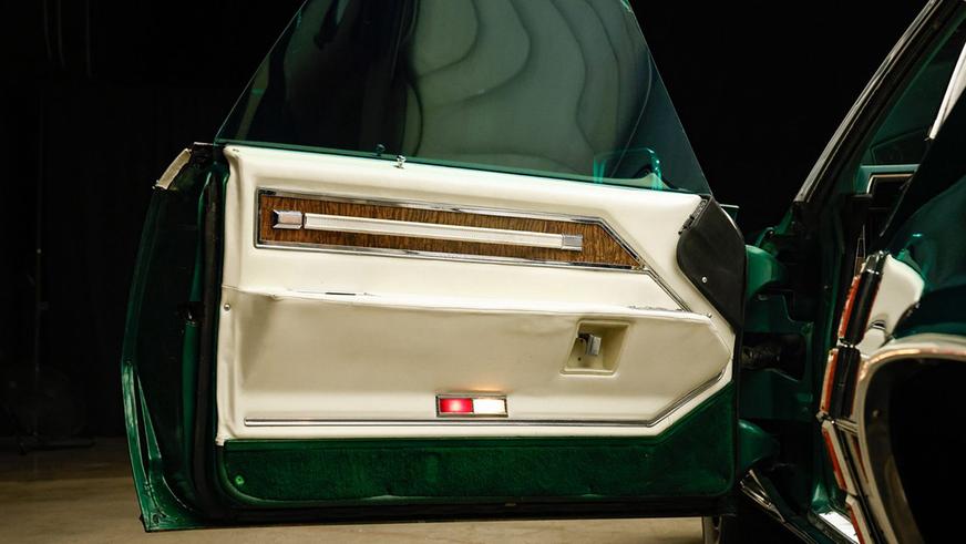 Сadillac Eldorado с рулём-эмблемой выставлен на продажу в США