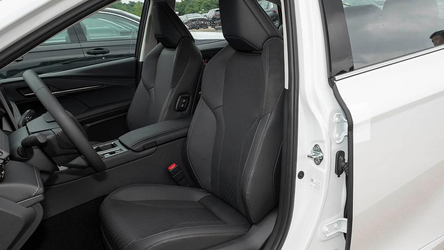 В Китае обновили Toyota Camry. Она стоит от 9 млн тенге
