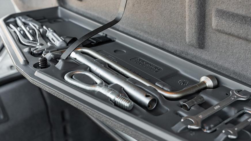 На торги выставили почти новую BMW 740iL (E38) 2000 модельного года