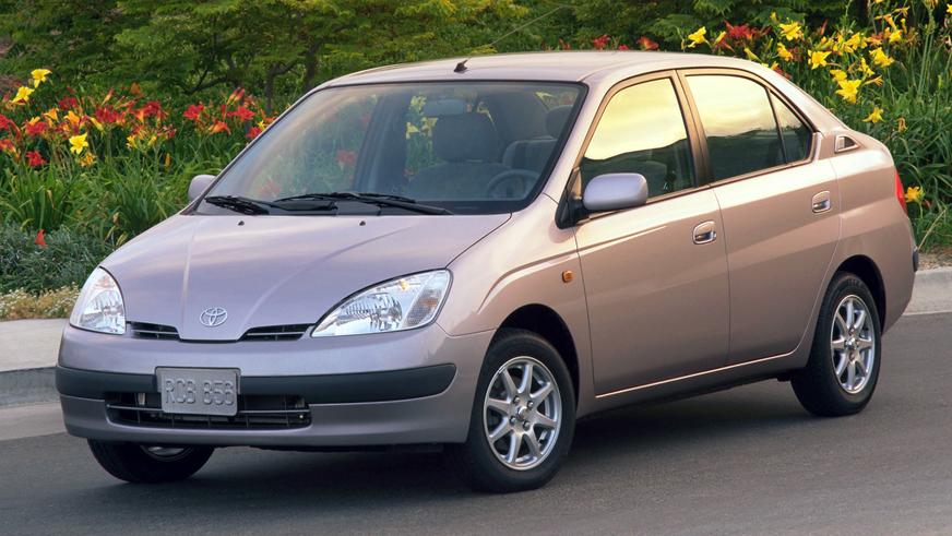 2000 год — Toyota Prius первого поколения