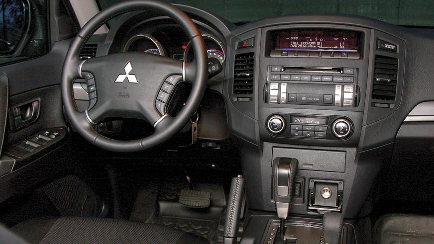 Mitsubishi Pajero - 2010