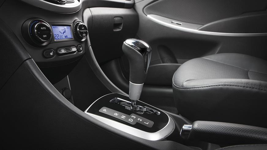 Hyundai Accent - 2011