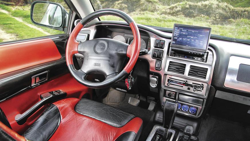 Isuzu Vehicross - 1999