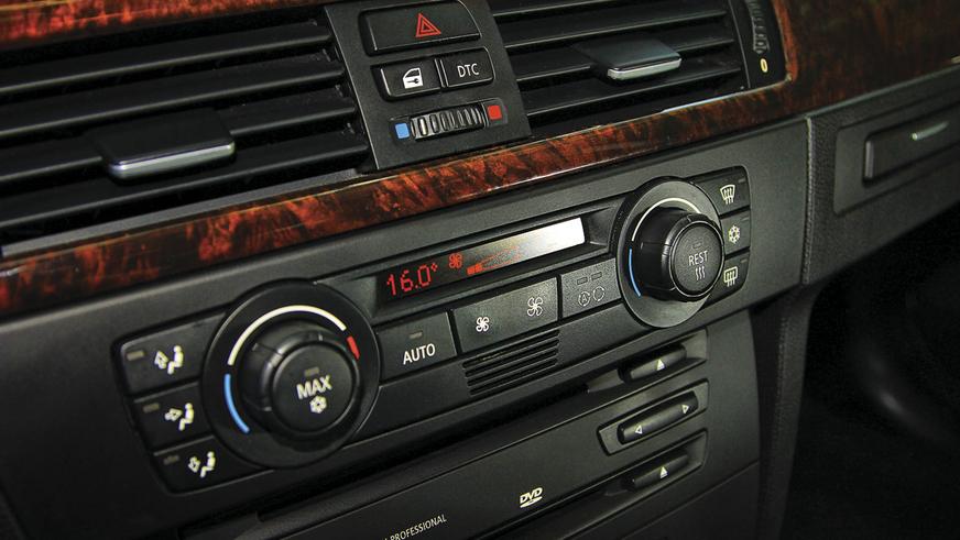 BMW 330xi - 2005