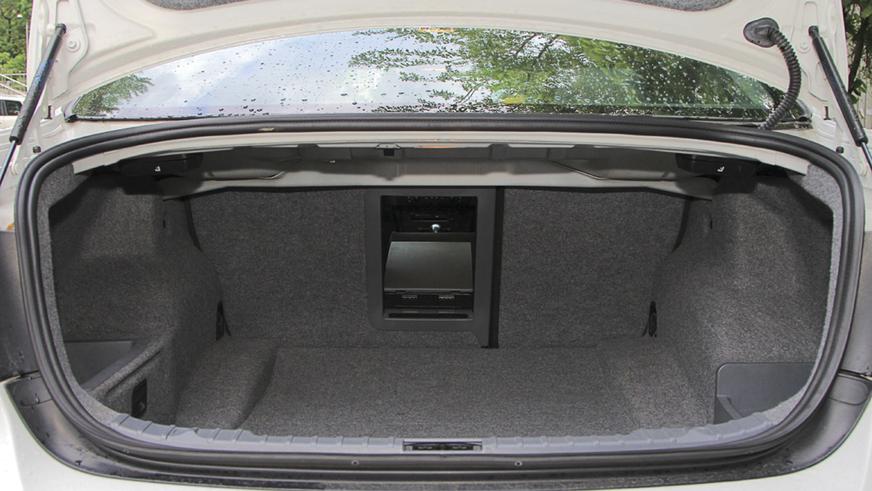 BMW 330xi - 2005