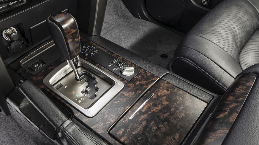 Toyota Land Cruiser 200 - 2012