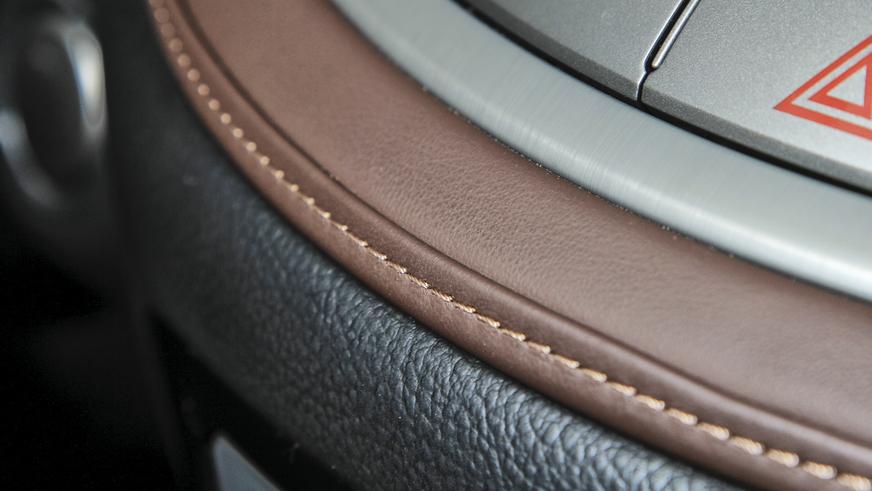 Hyundai Genesis - 2012