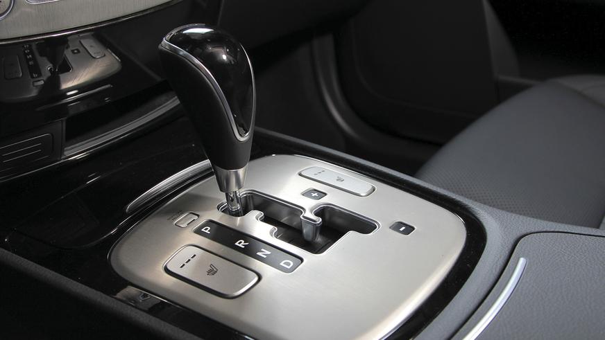 Hyundai Genesis - 2012