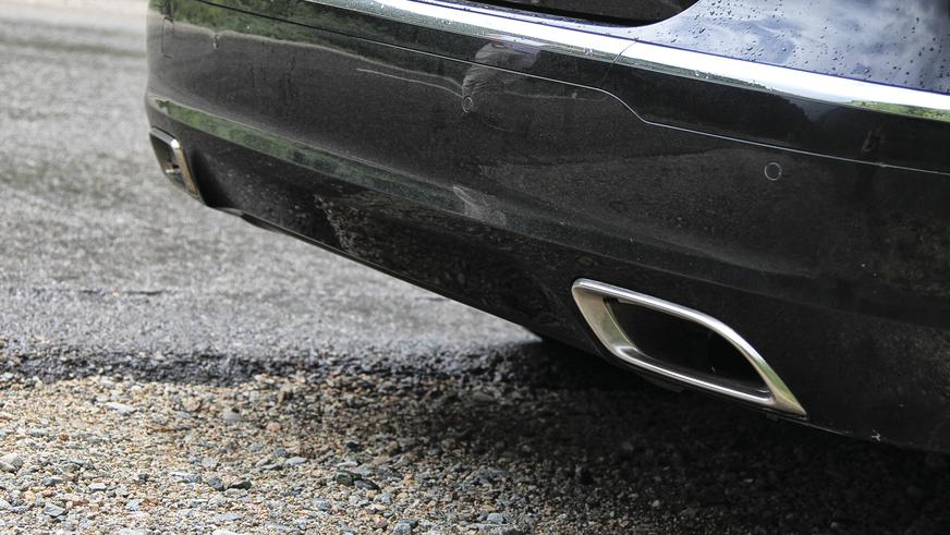 Hyundai Genesis - 2012