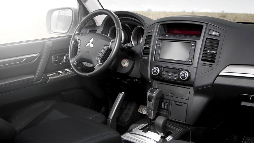 Mitsubishi Pajero - 2012