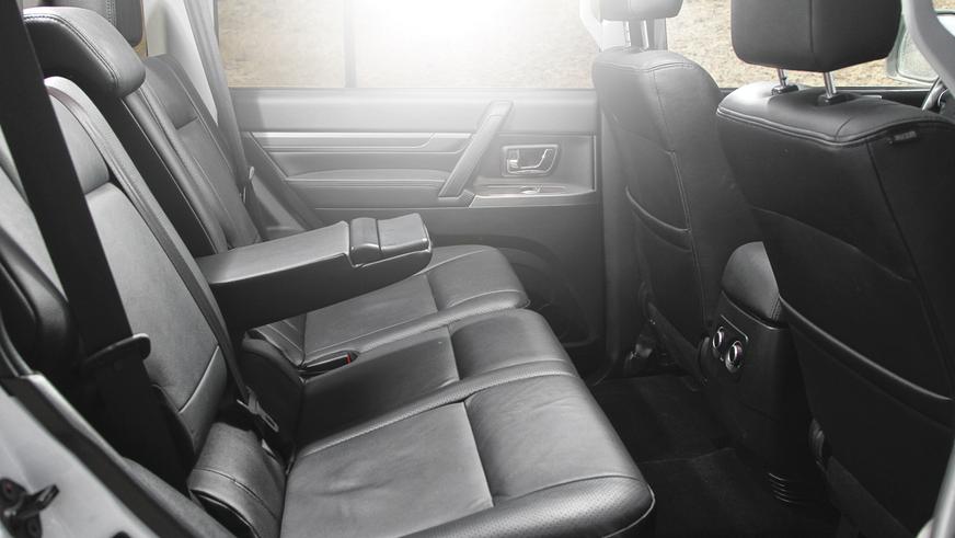 Mitsubishi Pajero - 2012