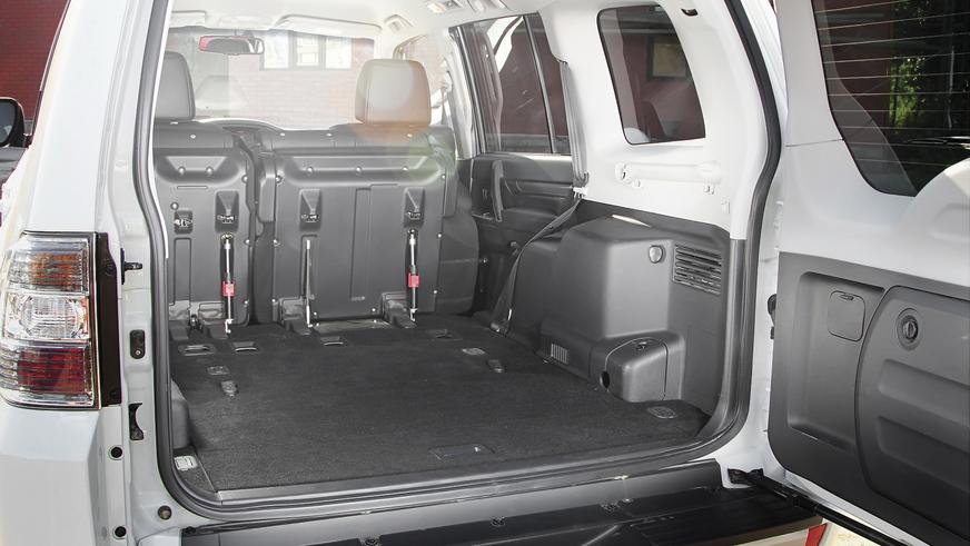 Mitsubishi Pajero - 2012