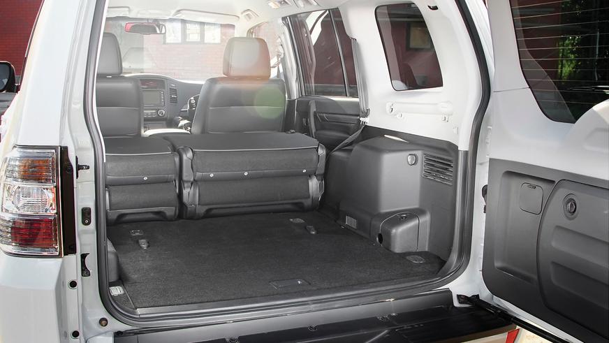 Mitsubishi Pajero - 2012