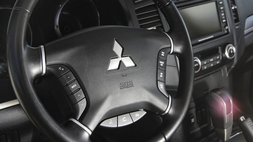 Mitsubishi Pajero - 2012