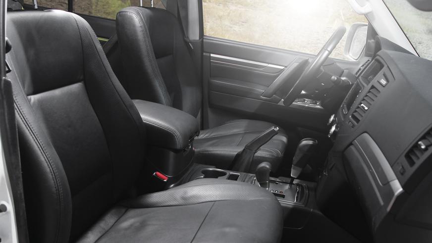 Mitsubishi Pajero - 2012
