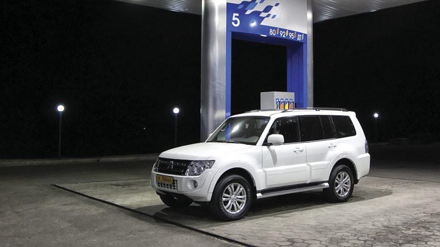 Mitsubishi Pajero - 2012
