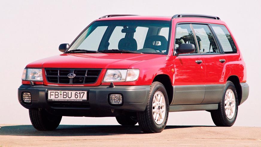 1997 год. Серийный автомобиль внешне был сильно похож с концептом, и таких фориков в Казахстане большинство — как с правым, так и с левым рулём + громадное число модификаций