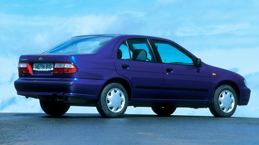 1998 год — Nissan Almera (N15) первого поколения