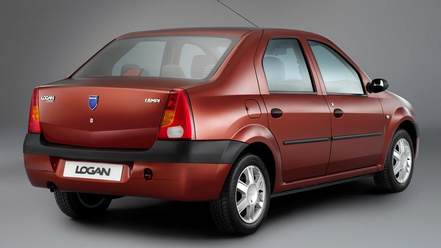 2004 год — Dacia Logan первого поколения