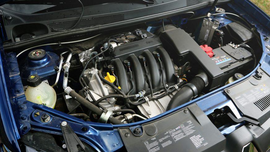 Renault Logan - 2014 - двигатель
