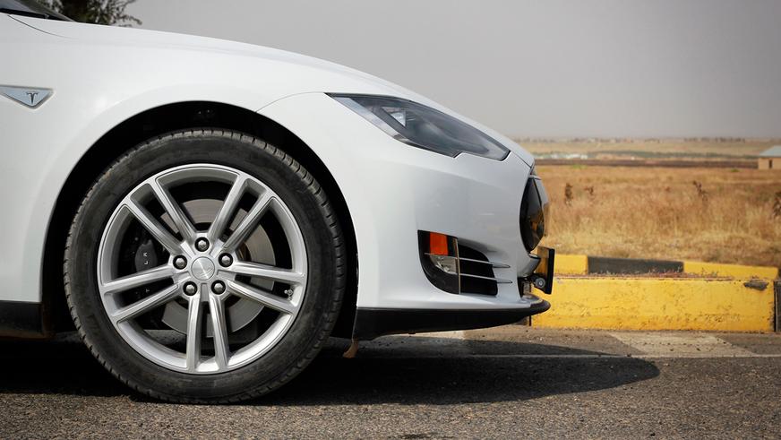 Tesla Model S - 2013