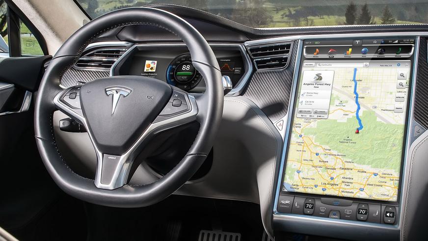 2012 год — Tesla Model S