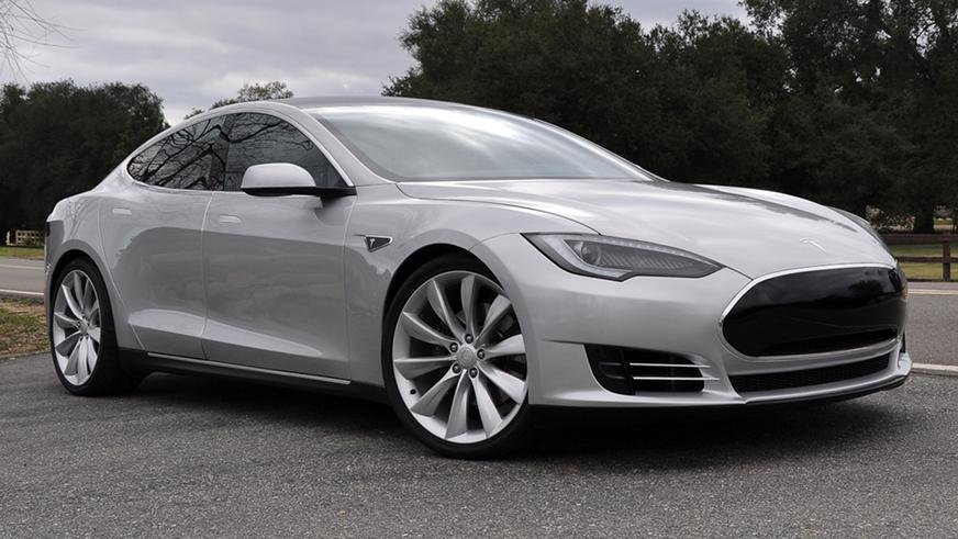 2011 год — Tesla Model S Alpha Concept