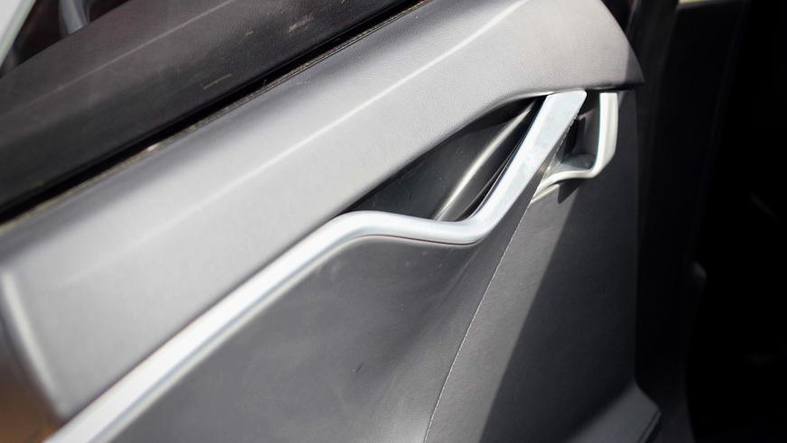 Tesla Model S - 2013
