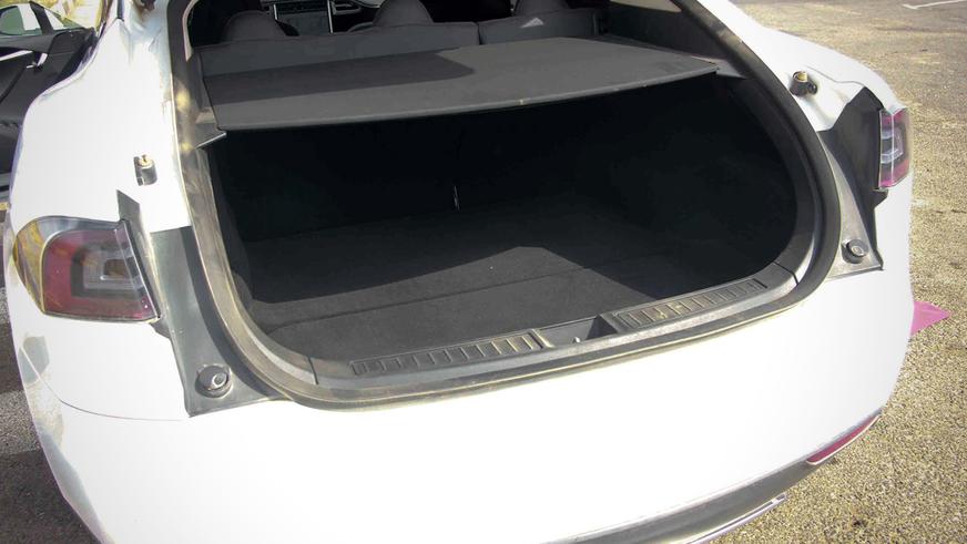 Tesla Model S - 2013