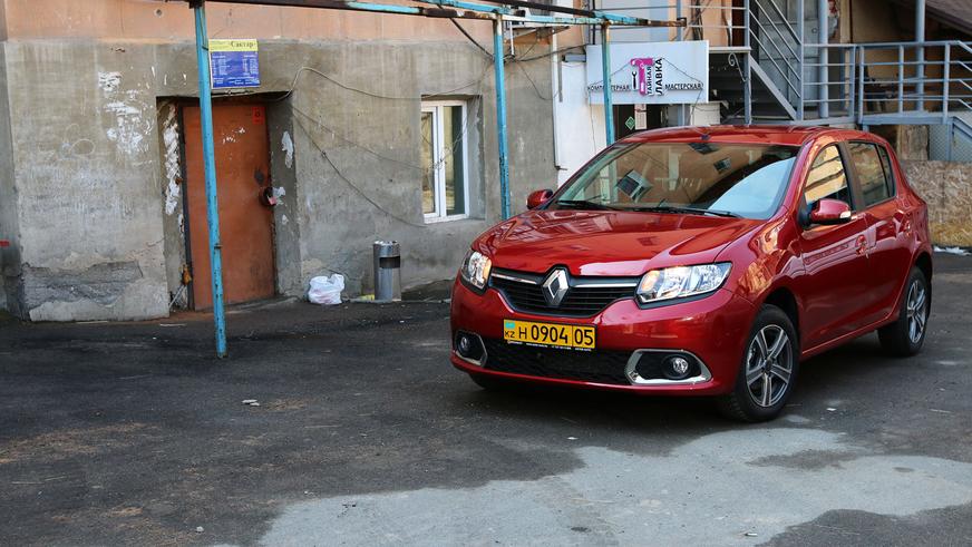 Renault Sandero - 2015