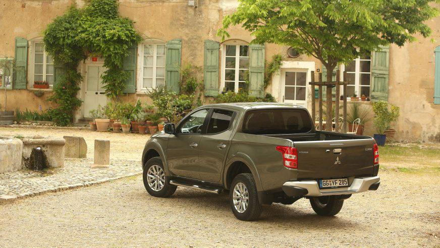 Mitsubishi L200 - 2015