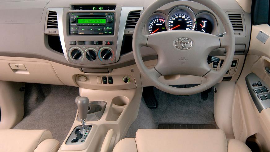 2005 год — Toyota Fortuner-дің алғашқы буыны