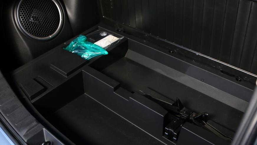 Mitsubishi Outlander PHEV - 2014