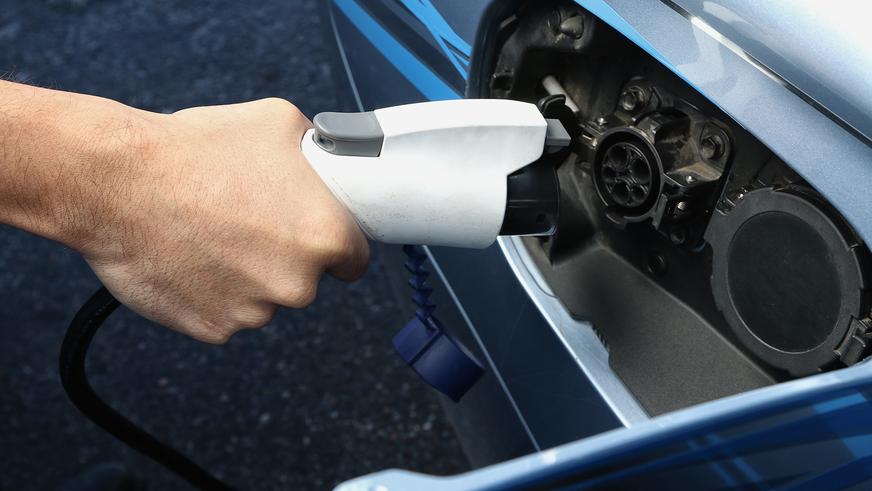 Mitsubishi Outlander PHEV - 2014