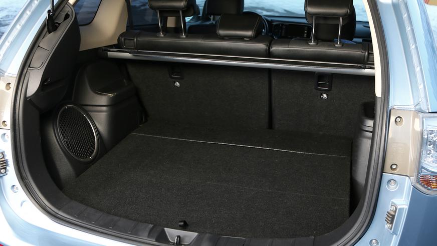 Mitsubishi Outlander PHEV - 2014