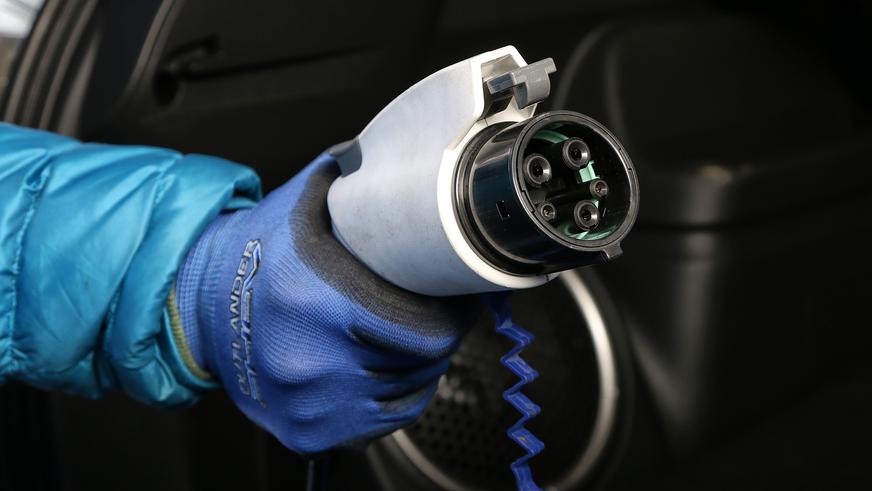 Mitsubishi Outlander PHEV - 2014