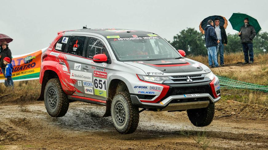 Mitsubishi Outlander PHEV - 2014 - спорт